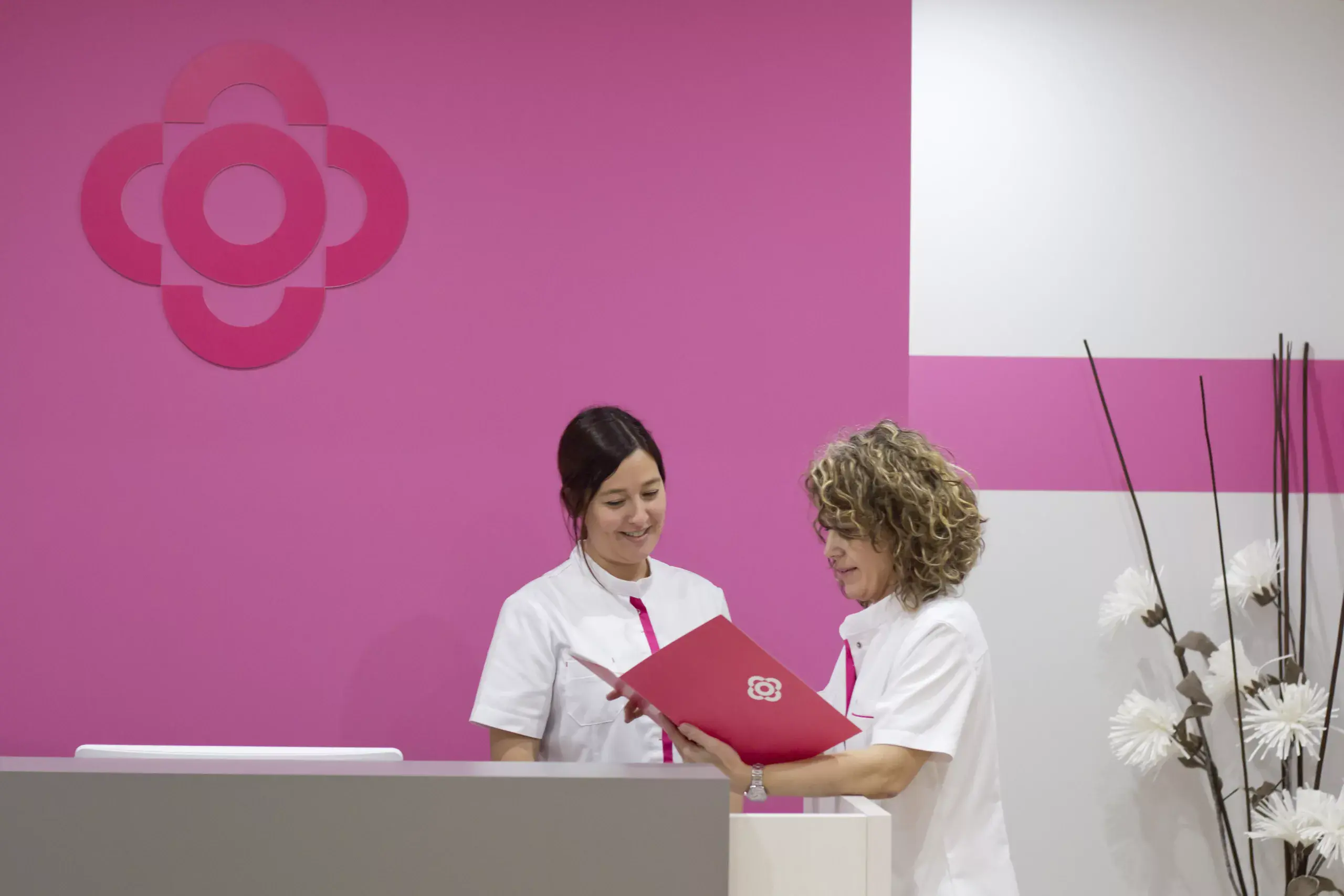 Brand design and interior design for gynecologist practice jaio2